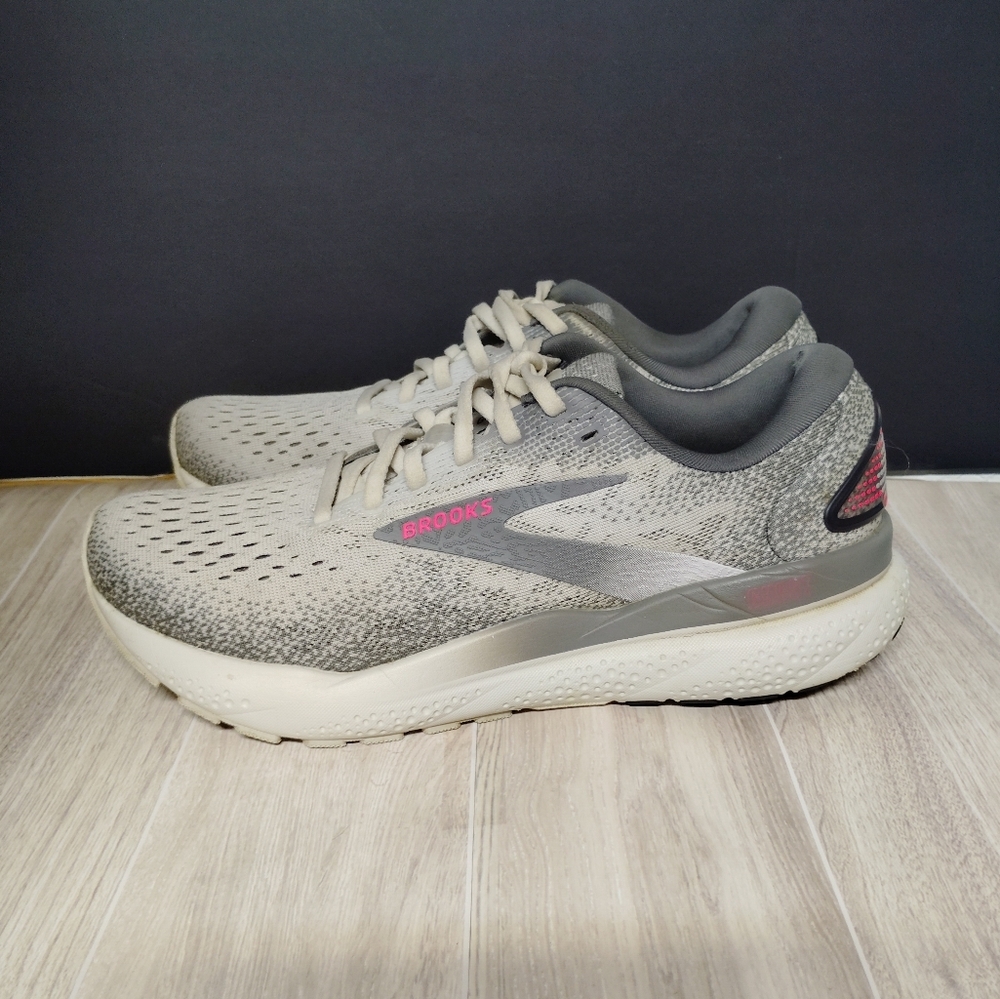 Brooks Ghost 16 Women's Gray Athletic Running Shoes